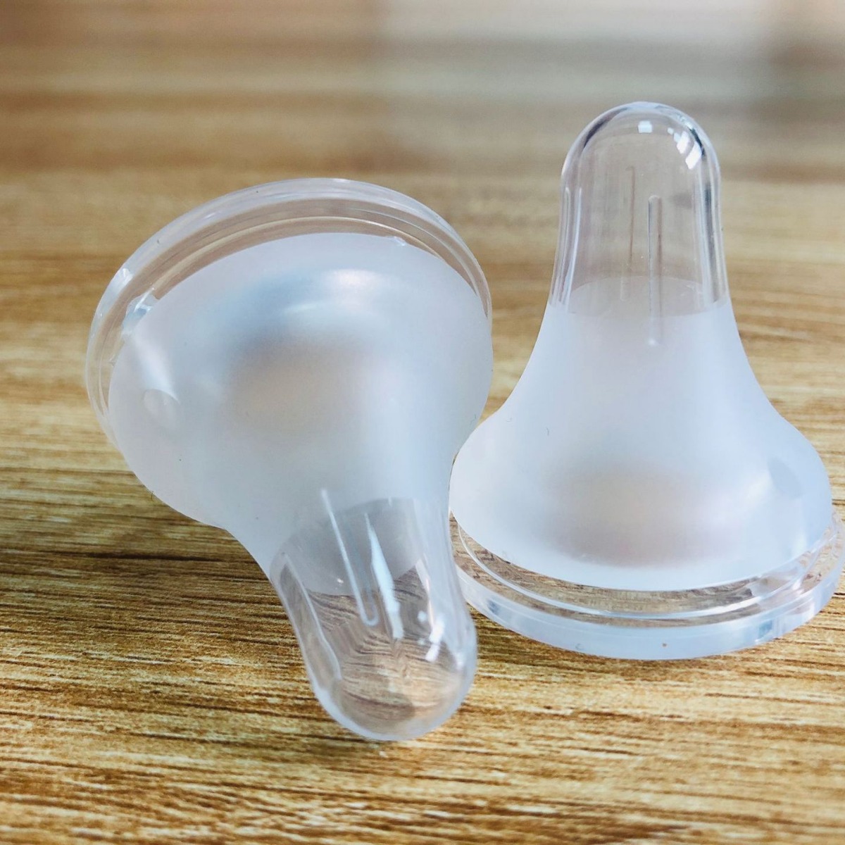 Directo de fábrica de calibre estándar helado pezón leche materna sentido Real completo de silicona pezón