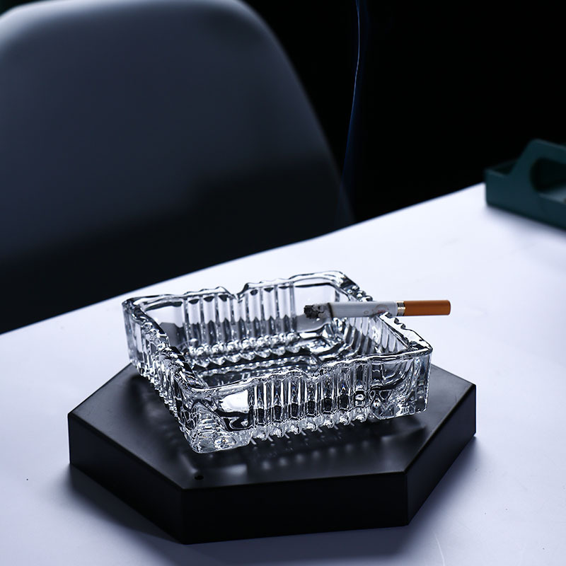 Cenicieres de vidrio transparente al por mayor cigarrillos cuadrados KTV bar restaurante café Internet soporte de cigarrillos impresión LOGO