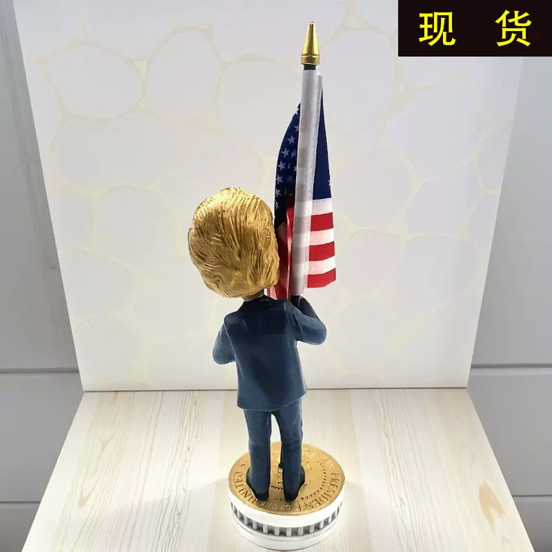 跨境手办卡通摆件产品实高19CM客厅家居树脂装饰人物公仔桌面礼物