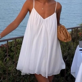 法式辣妹宽松吊带仙女裙女2025款度假慵懒性感露背V领蓬蓬连衣裙