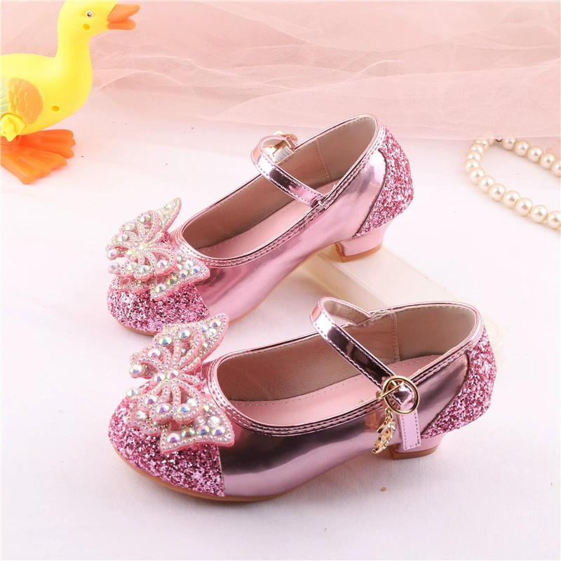 Девушка с бантом розовая обувь принцессы слово со снежинкой мультяшная детская обувь с блестками хрустальная детская обувь на месте