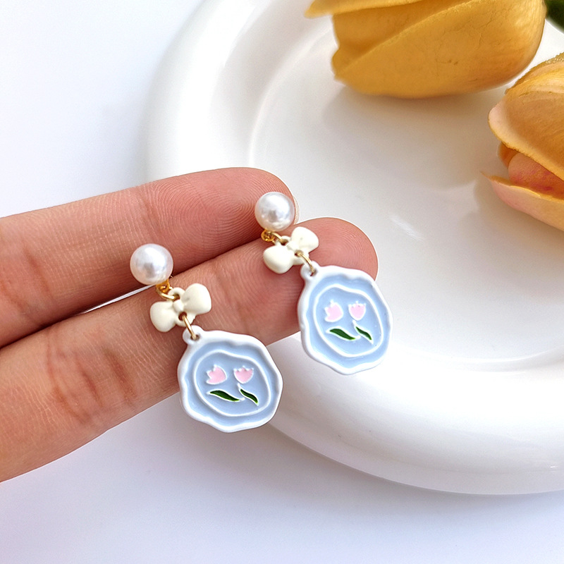 1 Pair Fashion Flower Alloy Plating Inlay Pearl Women's Drop Earrings display picture 1