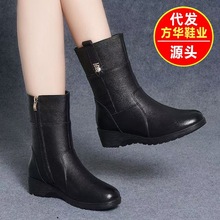 2025秋冬季新款女靴子中筒靴厚底休闲时尚马丁靴时装显瘦加绒棉靴