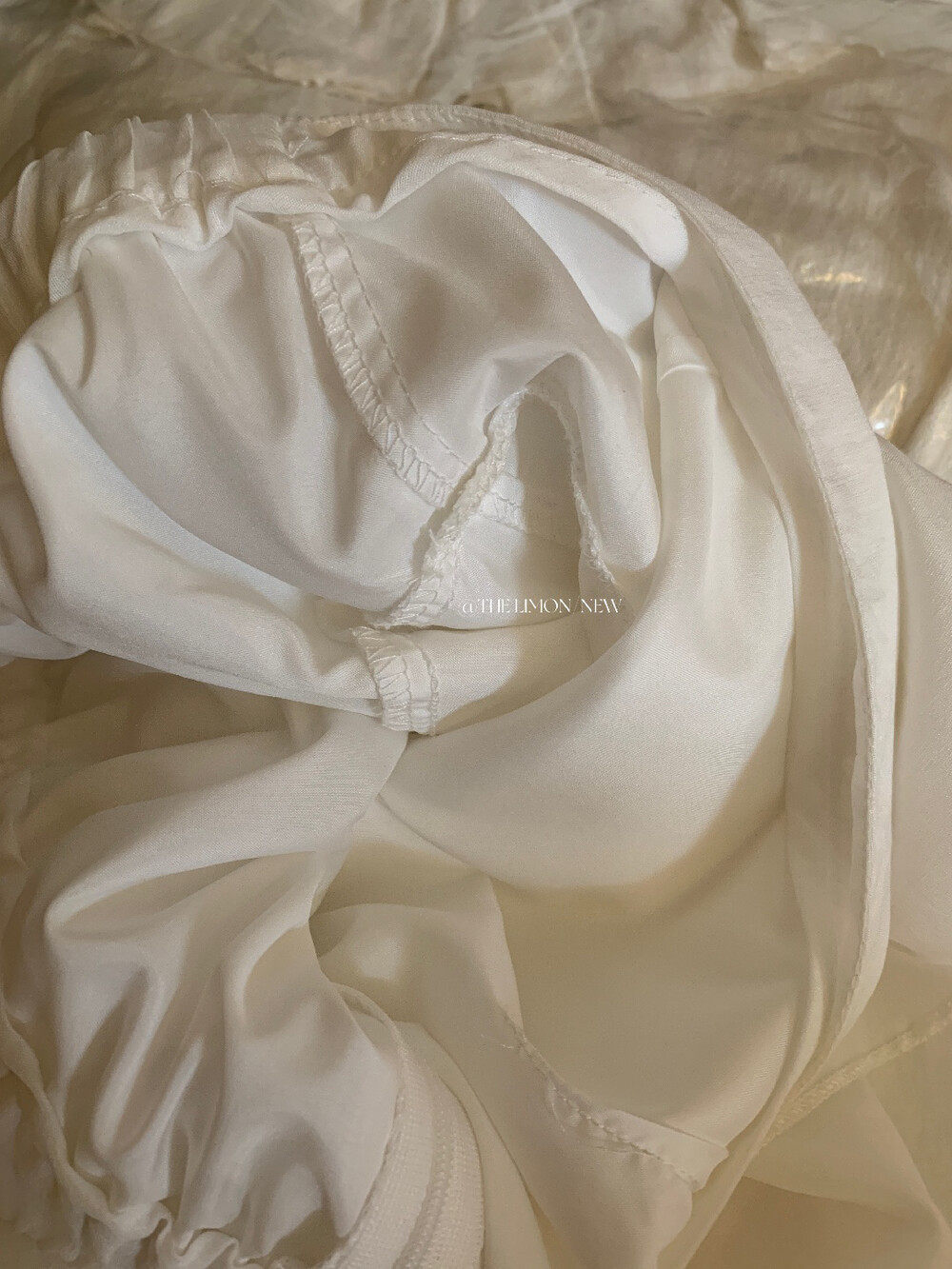Chân váy midi xếp ly tầng bất đối xứng chất liệu Tencel — màu trắng, Bột cam, màu xám chi tiết 17