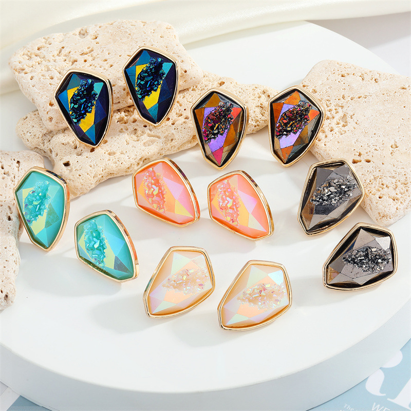 Shuo Europe And America Cross Border Ornament Retro Trendy Irregular Triangle Resin Earrings Natural Stone Imitated Geometric Ear Studs display picture 8