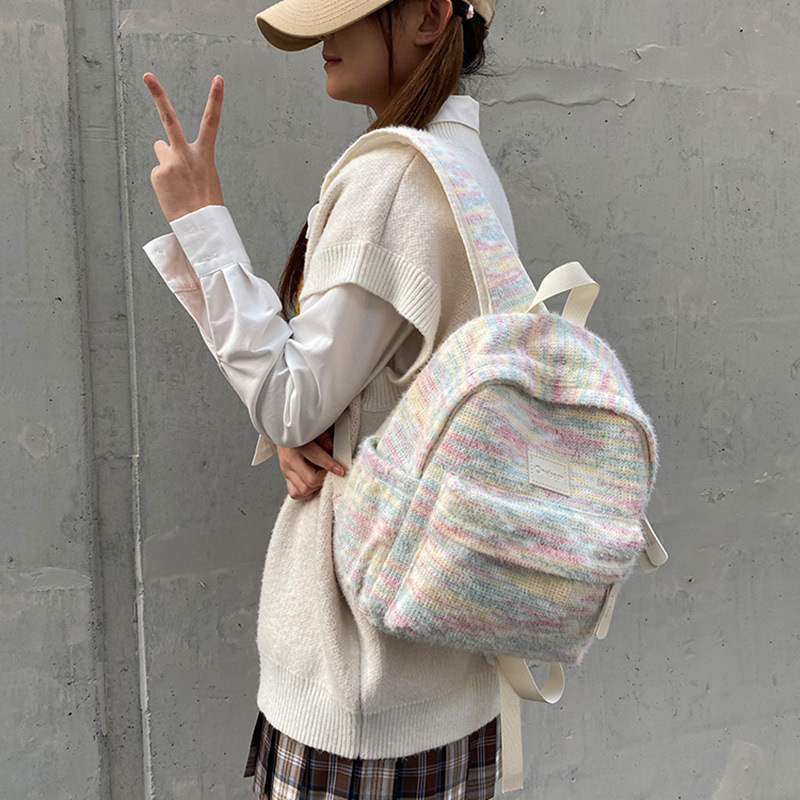 みんなのデザイン感高校生の中学校の韓国版は簡単で、大学生の広い肩にかばんの女性の小さい肩のリュックサックを持っています。