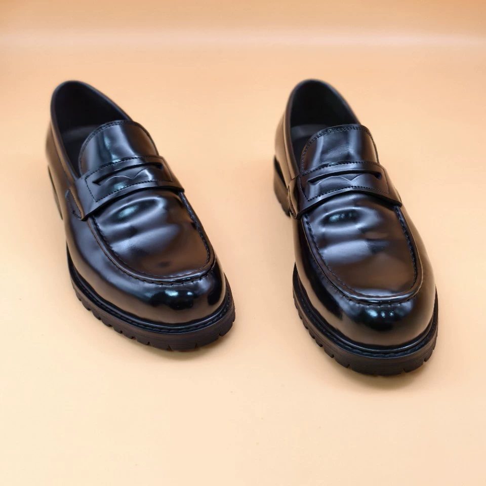 Мужские кожаные туфли ручной работы в стиле кэжуал и формальном, универсальные лоферы без шнурков с круглым носком в ретро-стиле, из натуральной кожи, удобные и многофункциональные.