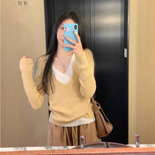 假两件撞色秋季新款V领针织衫女设计感纯色内搭修身长袖打底上衣