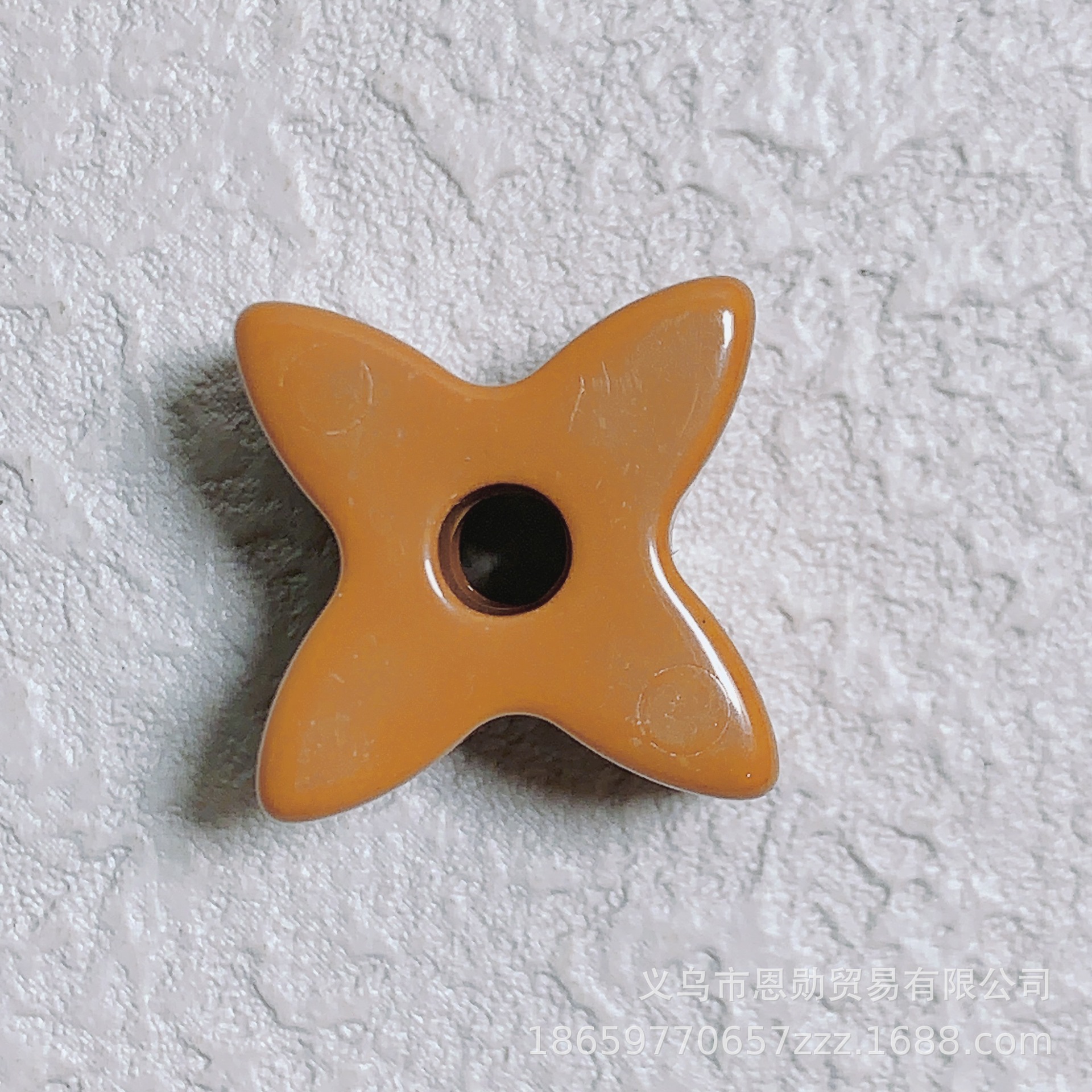 X (brown)