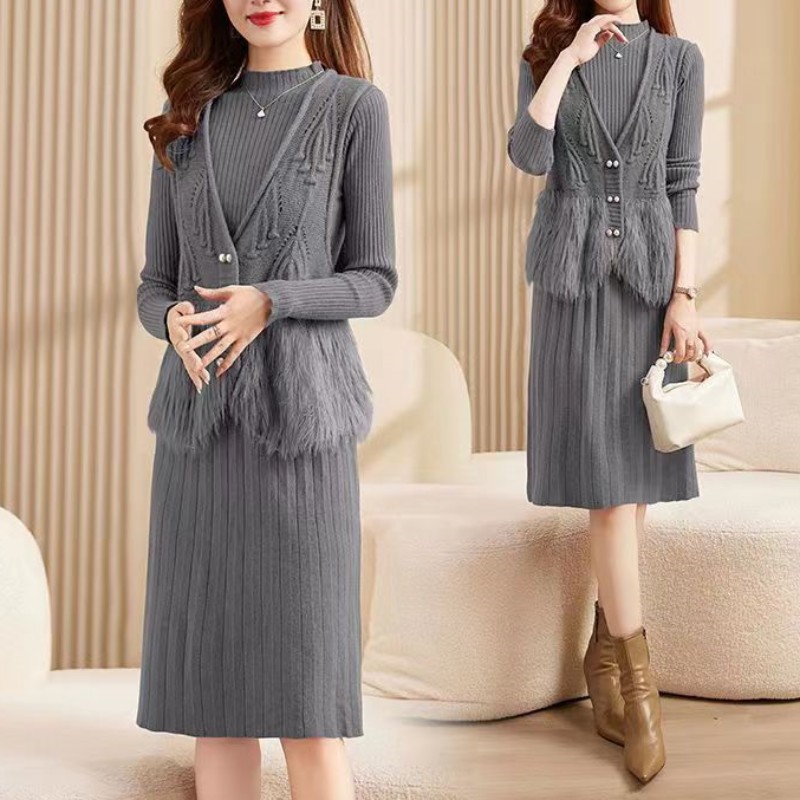 Knitted Vest Dress for Women, Fashionable and High-End, 2026 New Autumn and Winter Style, Age-Reducing, Elegant, Slimming, Base Sweater Dress