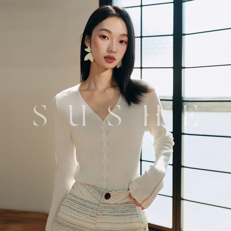 2025早春MIU风气质轻盈轻薄高弹修身新款黑色针织开衫女秋|undefined