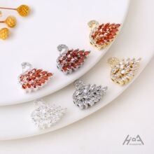 14k包金保色时尚高级感镶锆珍珠天鹅气质胸针吊坠耳衣饰压襟配饰