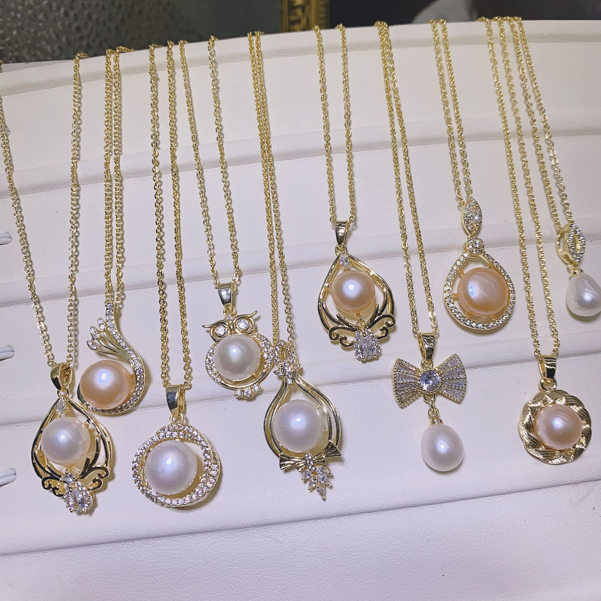 New Luxury Natural Freshwater Pearl Pendant Necklace for Women, 14K Real Gold Plated with Micro-Inlaid Zircon Pearl Clavicle Chain