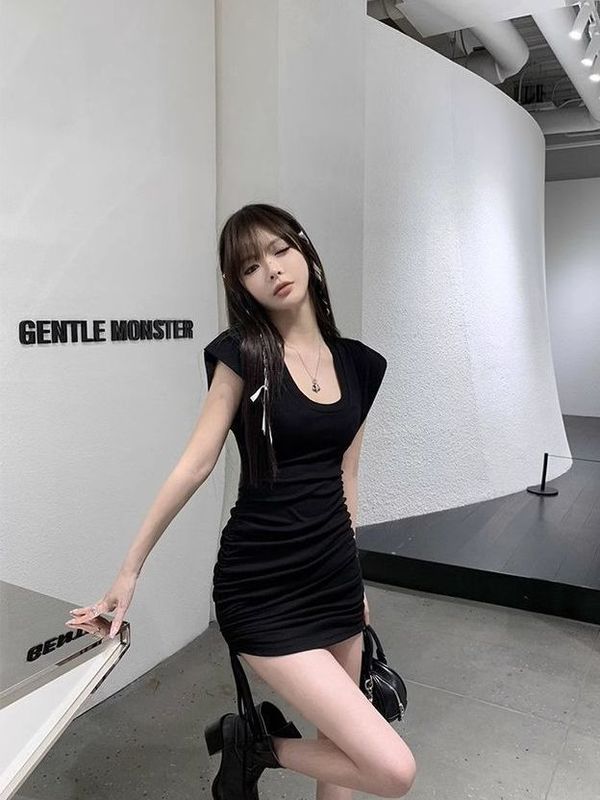スリムで甘い黒のスカート、女性のサマードレス、ヒップカバー、スリムフィット、ショートスイート＆スパイシースカート、ハイエンドカレッジスタイル|undefined