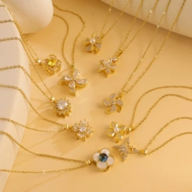 项链;戒指;手镯