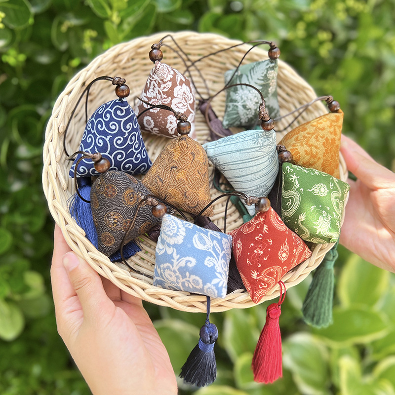 Boat Boat Festival Zongzi saco de tela hecha a mano DIY material paquete de hoja de moxiyi colgante antiguo colgante de automóvil creativo