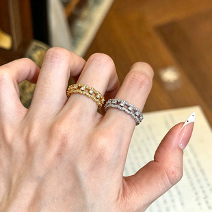 ���ؾ��¸��OӋ�׺��U�՝M��_�ڽ�ָŮС���r�к��s�ٴ����Ʒ