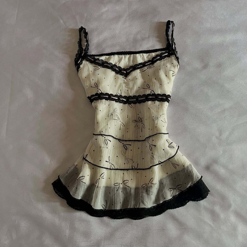 Y2K French-Style Sweet Lace Patchwork Niche Slim-Fit Floral Sleeveless Camisole Top Y2K French-Style Sweet Lace Patchwork Niche Slim-Fit Floral Sleeveless Camisole Top