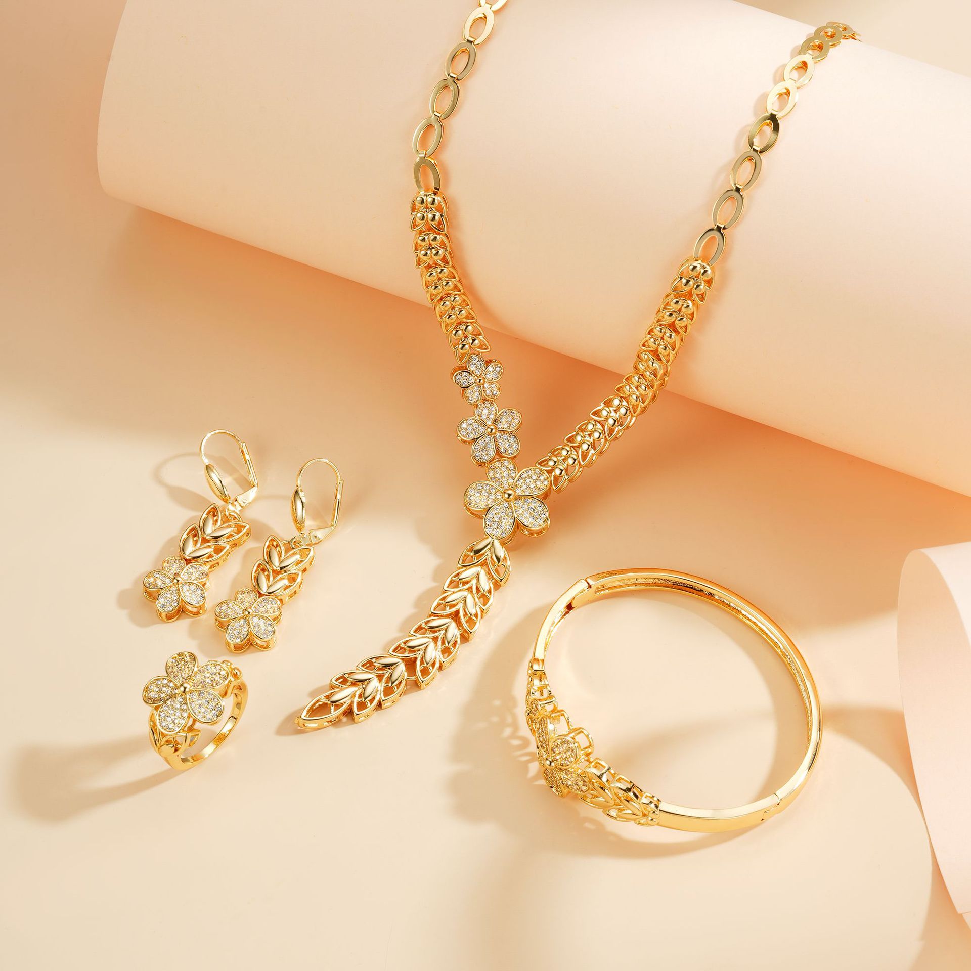 Juegos de joyería transfronterizos de moda europea y americana de fiesta de cena de zircon accesorios pendientes de clavículas joyería de alta gama conjunto de cuatro piezas image 1