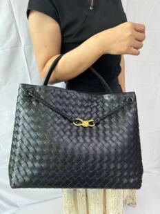 Shoulder bag with bow, capacious one-shoulder bag, genuine leather