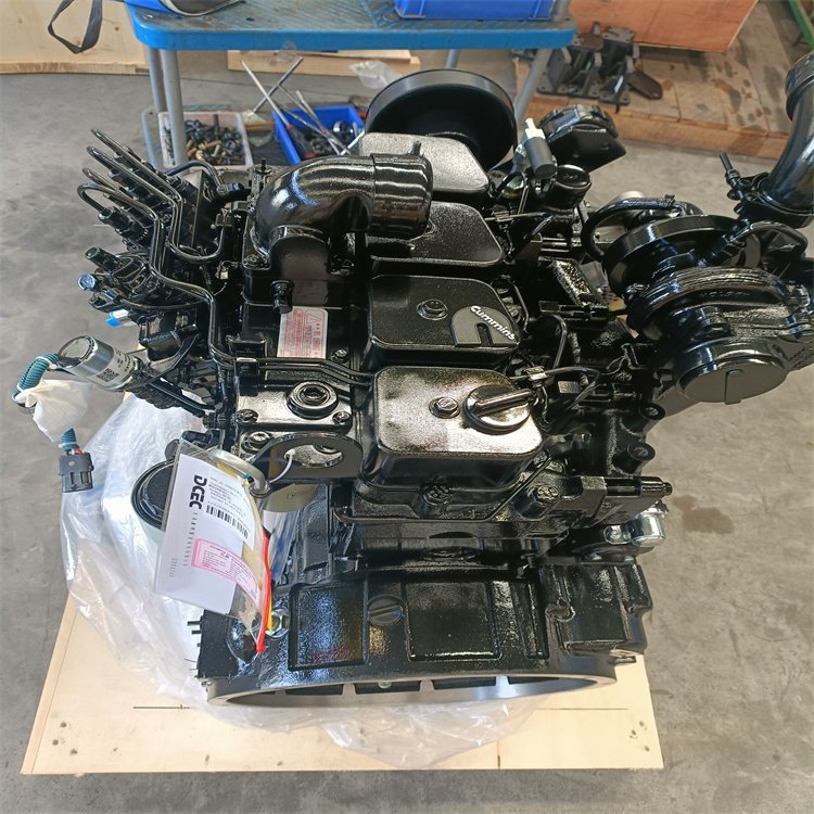 东风康明斯 4bta3.9-C120  罐车柴油发动机120马力