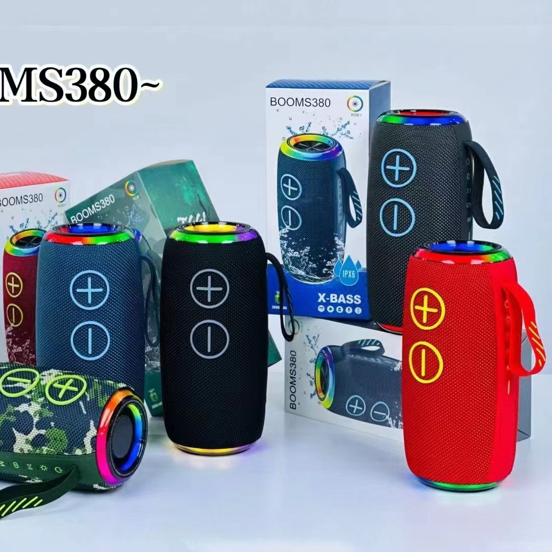 Altavoz Bluetooth transfronterizo doble altavoz subwoofer pesado lámpara de color portátil tarjeta de enchufe sonido altavoz de escritorio impermeable al aire libre