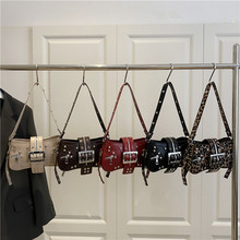 大容量斜挎单肩机车朋克铆钉腰带机车风欧美上新2025复古腋下包女