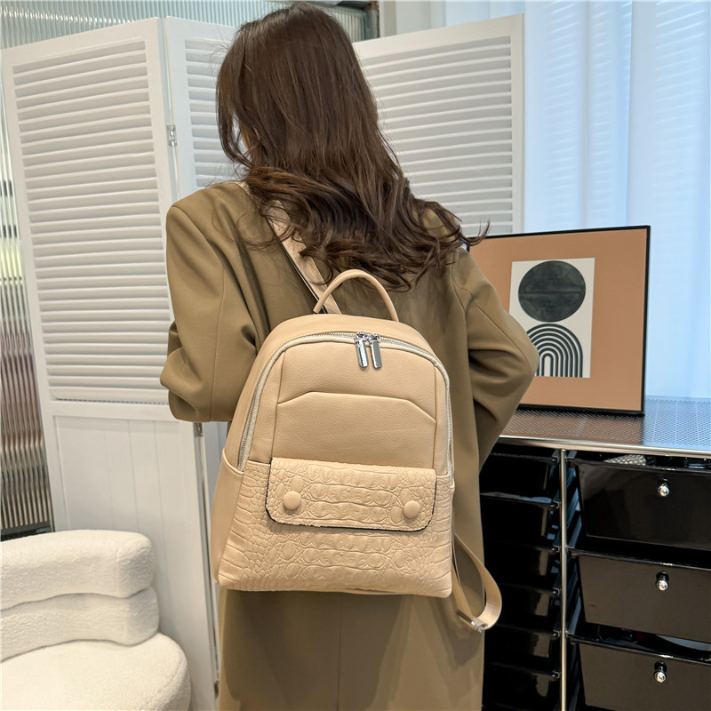 Leisure bag 2024 new fashionable versatile large capacity class commuting women's backpack_voghion.com