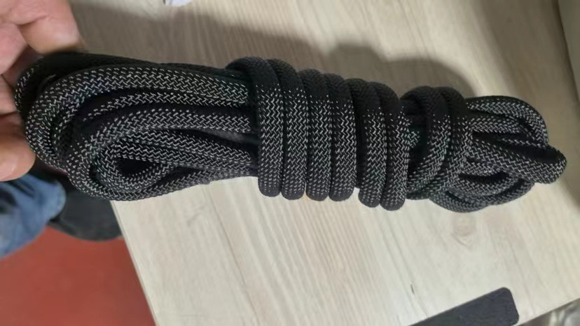 Cama blanca de aleación de aluminio 3 - en - 1 pequeña cama blanca estándar sala de yoga máquina de moldeo de aleación de aluminio quinta generación pequeña cama blanca