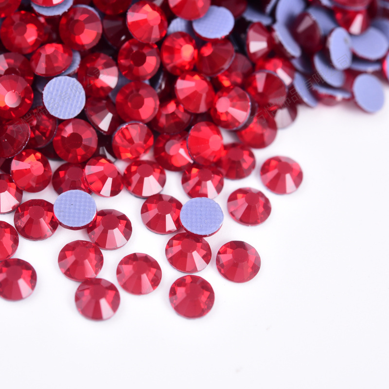 爆発的な輝きの平底イミテーションオパールラインストーン、衣類用アクセサリー、電気メッキガラスラインストーン、大型装飾品、DIYジュエリーアクセサリー材料