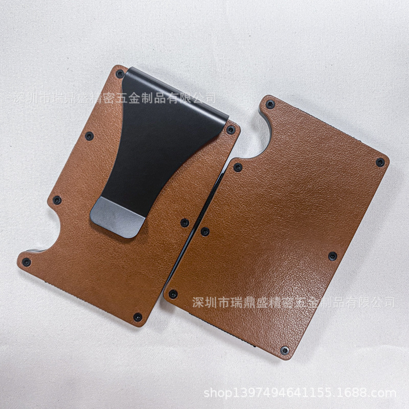 Коричневый зажим для денег