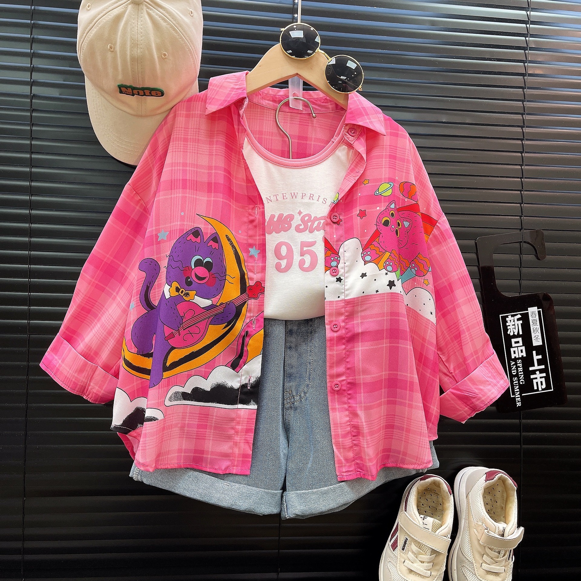 24044 Girls Summer New Children's Clothing Fashionable Korean Cartoon Sun Protection Clothing Plus Vest Denim Shorts Three-Piece Set