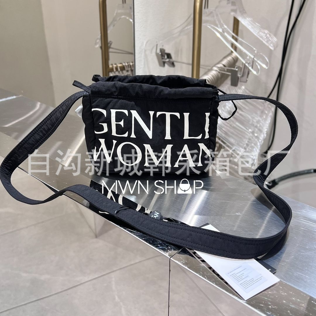 Diseño de nicho de mini albóndigas de la marca tailandesa de moda Gentle Woman 2024 nuevo bolso de hombro con cuerda de extracción
