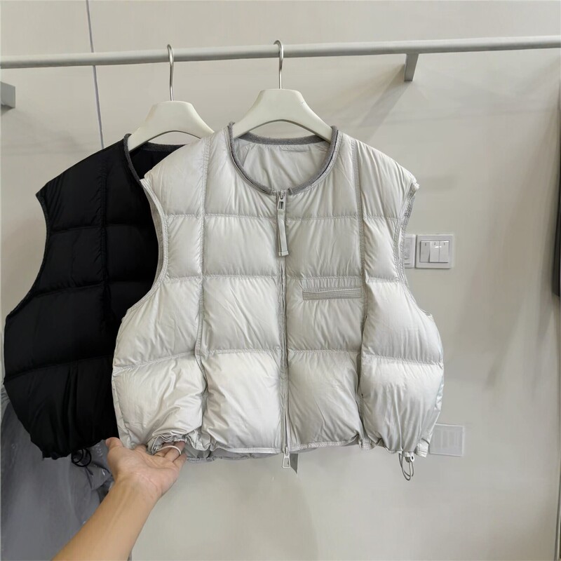 2026 New Versatile Down Cotton Vest with Round Neck, Korean Style Short Outerwear for Autumn and Winter, Fashionable Vest 2026 New Versatile Down Cotton Vest with Round Neck, Korean Style Short Outerwear for Autumn and Winter, Fashionable Vest