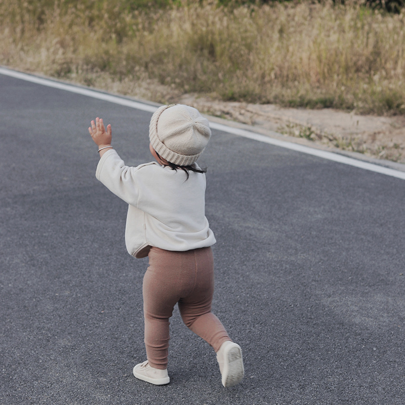 INS estilo coreano bebé polainas nuevo algodón Mediados de cintura pantalones de los niños de color sólido casual ropa de abrigo Delgado Leggings