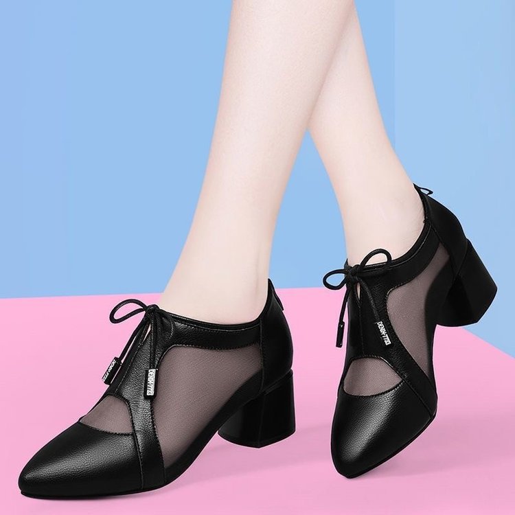 2025 primavera y verano nuevo estilo sandalias romanas con cremallera de tacón medio, zapatos individuales huecos de malla de madre, zapatos de mujer de mediana edad de tacón grueso