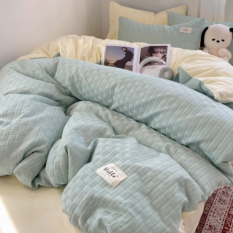 Cama de algodón lavada de hilo de doble capa fresca de cuatro piezas, funda de edredón de estilo crema, sábana de dormitorio de estudiantes, juego de tres piezas