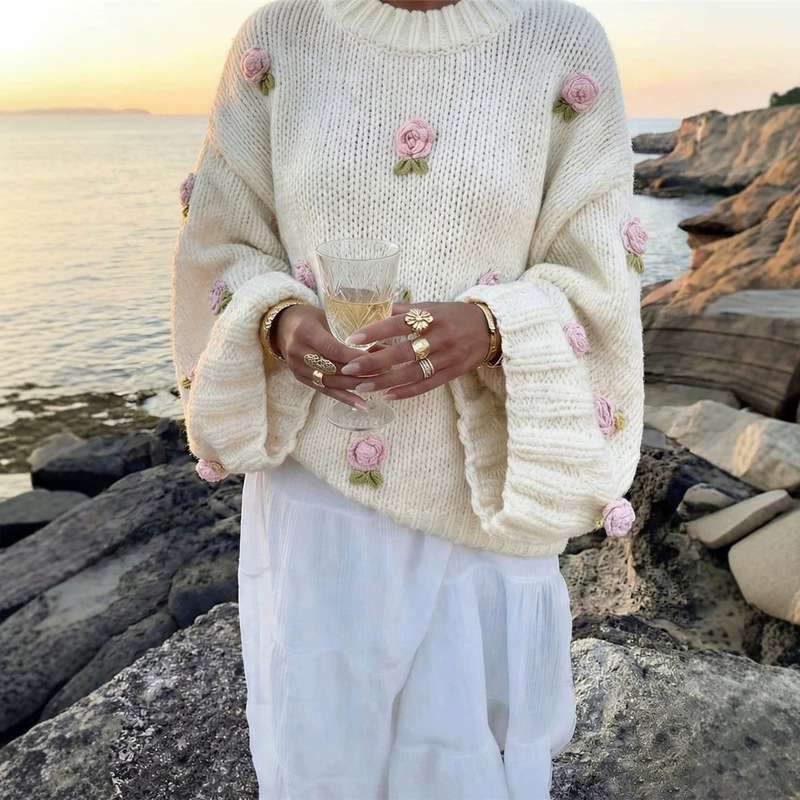 European and American cross-border autumn/winter women's new collection: embroidered floral long-sleeve, loose-fitting, fashionable, and sweet-style pullover sweater
