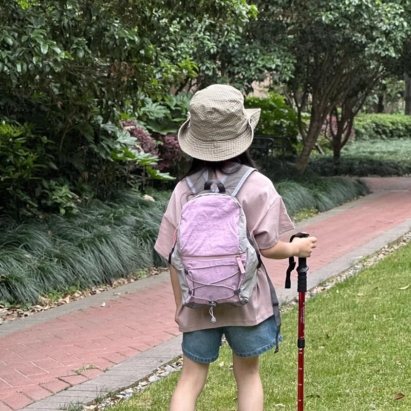 子供旅行アウトドアバックパック女の子 2025 新しい軽量スポーツ小さなバックパック男の子と女の子幼稚園スクールバッグ|undefined