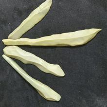 新疆天然绿泥玉手把件戈壁滩泥石把件泥石条子