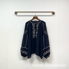 洋气减龄复古重工刺绣圆领系带灯笼袖衬衫女宽松休闲百搭度假上衣