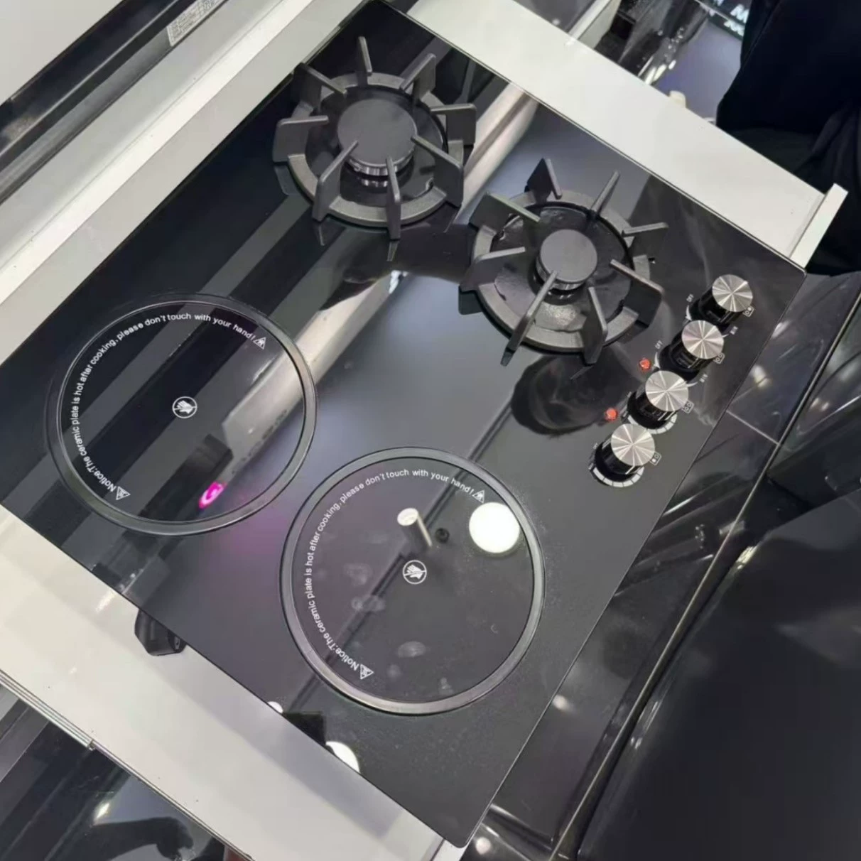 0.1kg Два газовых 0.1kg Две электрические четырехконфорочные газовые плиты Встраиваемая столешница Двойного назначения Многофункциональная с высоким пламенем.