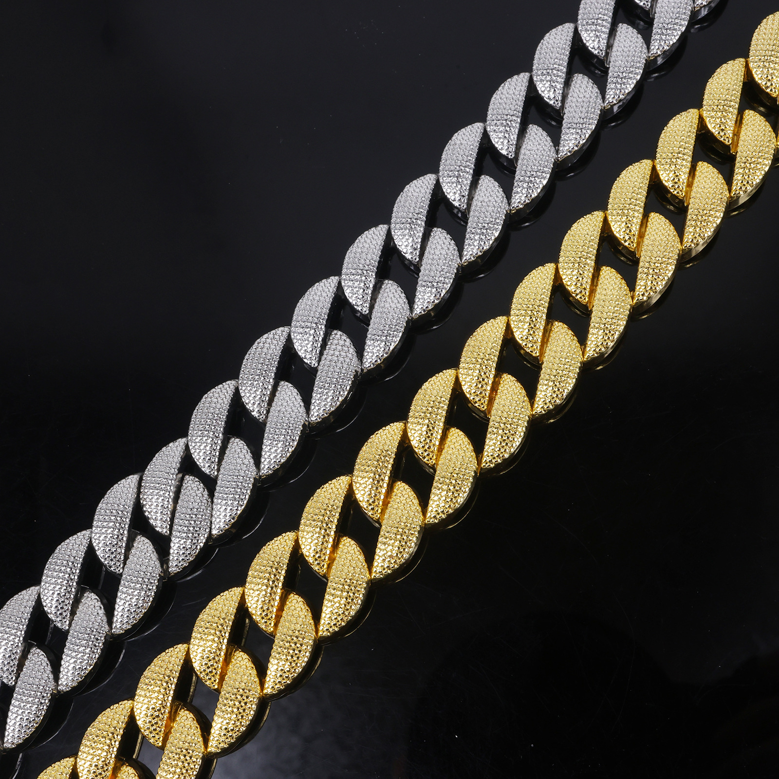 Diamond Encrusted Hip Hop Necklace With Matte Spring Clasp_voghion.com