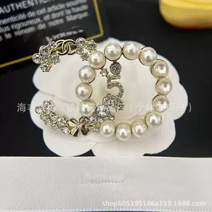 Classic Chanel-Style Pearl and Rhinestone Brooch, Resin Double C Pin, Fashionable Versatile Brooch, Wholesale from Manufacturer