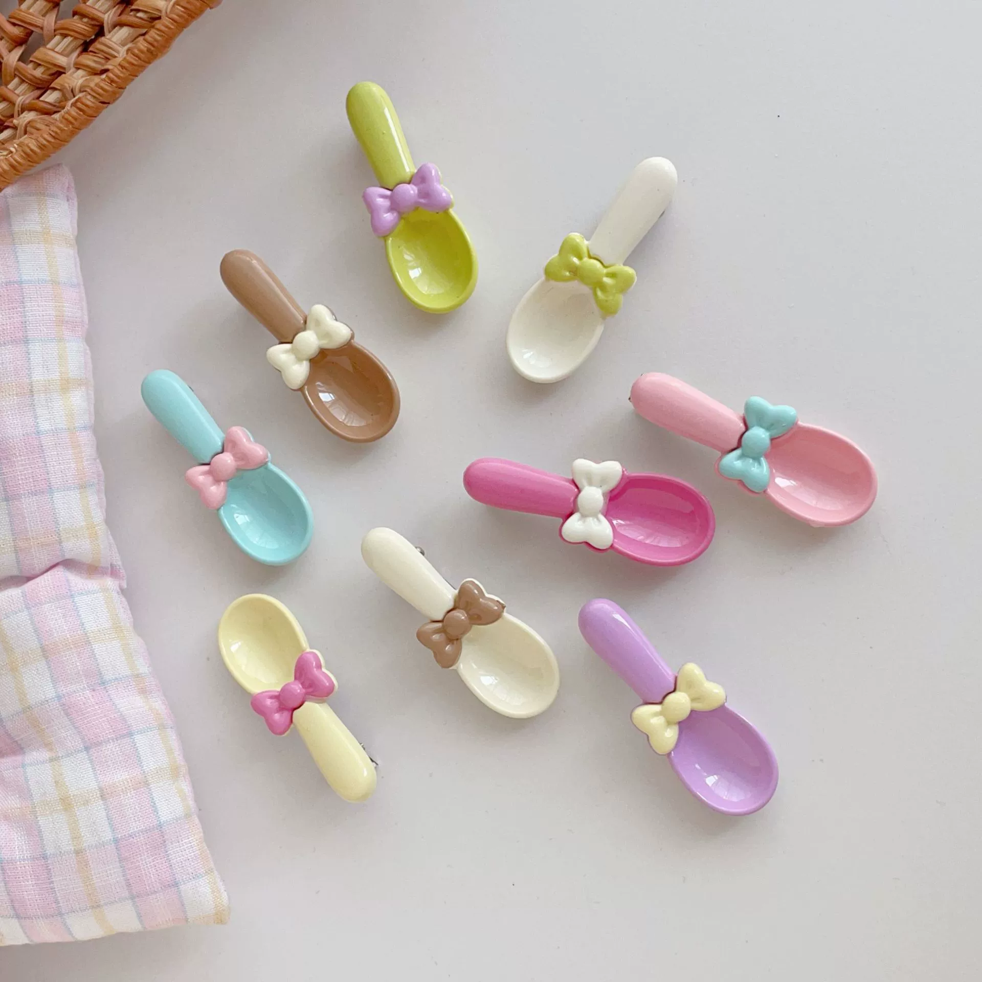 Фабрика прямых продаж самоуничижительные заколки для волос для одежды для медведей домашние животные собаки кошки ложки заколки для волос куклы аксессуары для волос для щенков