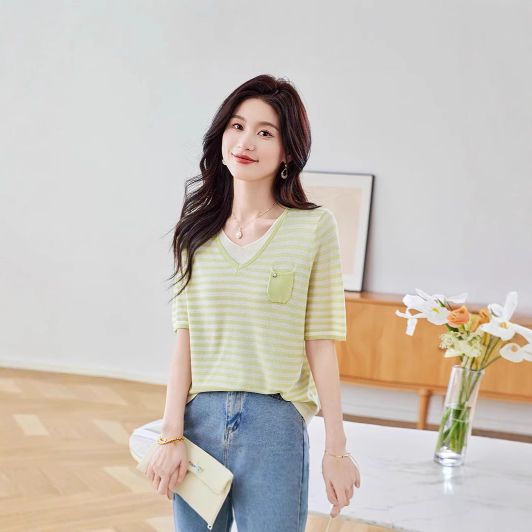 春夏大码休闲T恤女细羊毛针织衫新款彩棉条纹显瘦V领假口袋短袖假