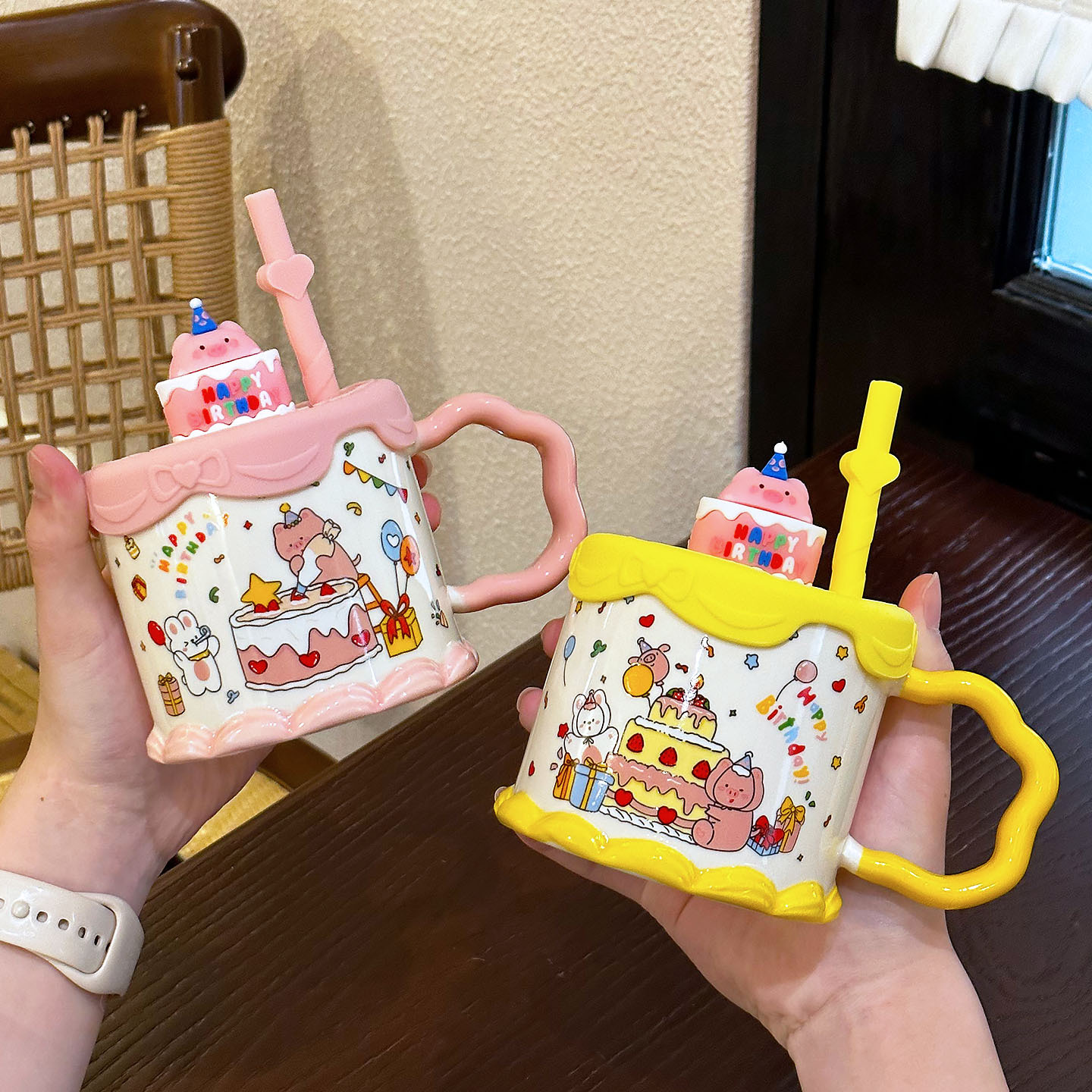 Bonita tarta de cumpleaños de dibujos animados marca taza de agua potable casera taza de paja de oficina de alta cara de taza de cerámica para niñas