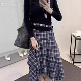 长袖t恤女露肩斜肩上衣秋季新款格纹不规则半身裙两件套时尚套装