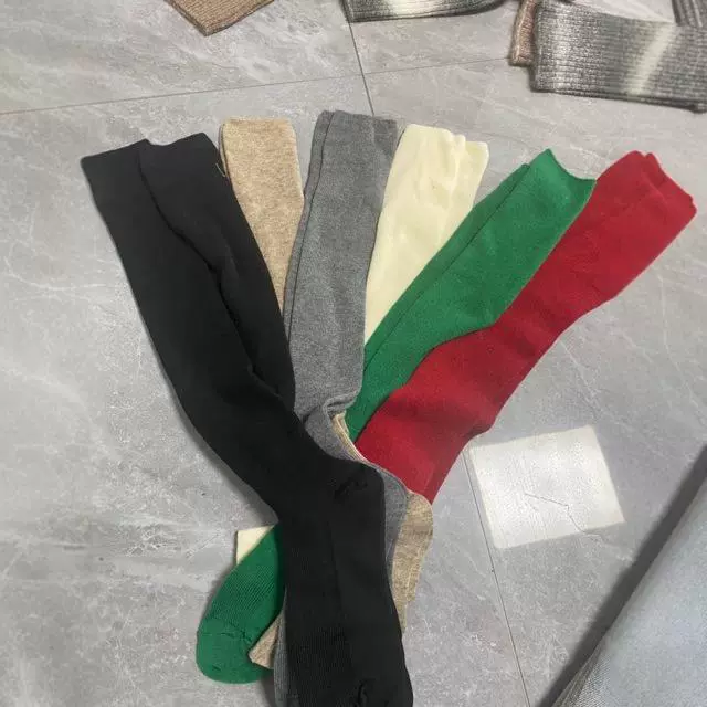 Корейские кашемировые носки на коленях