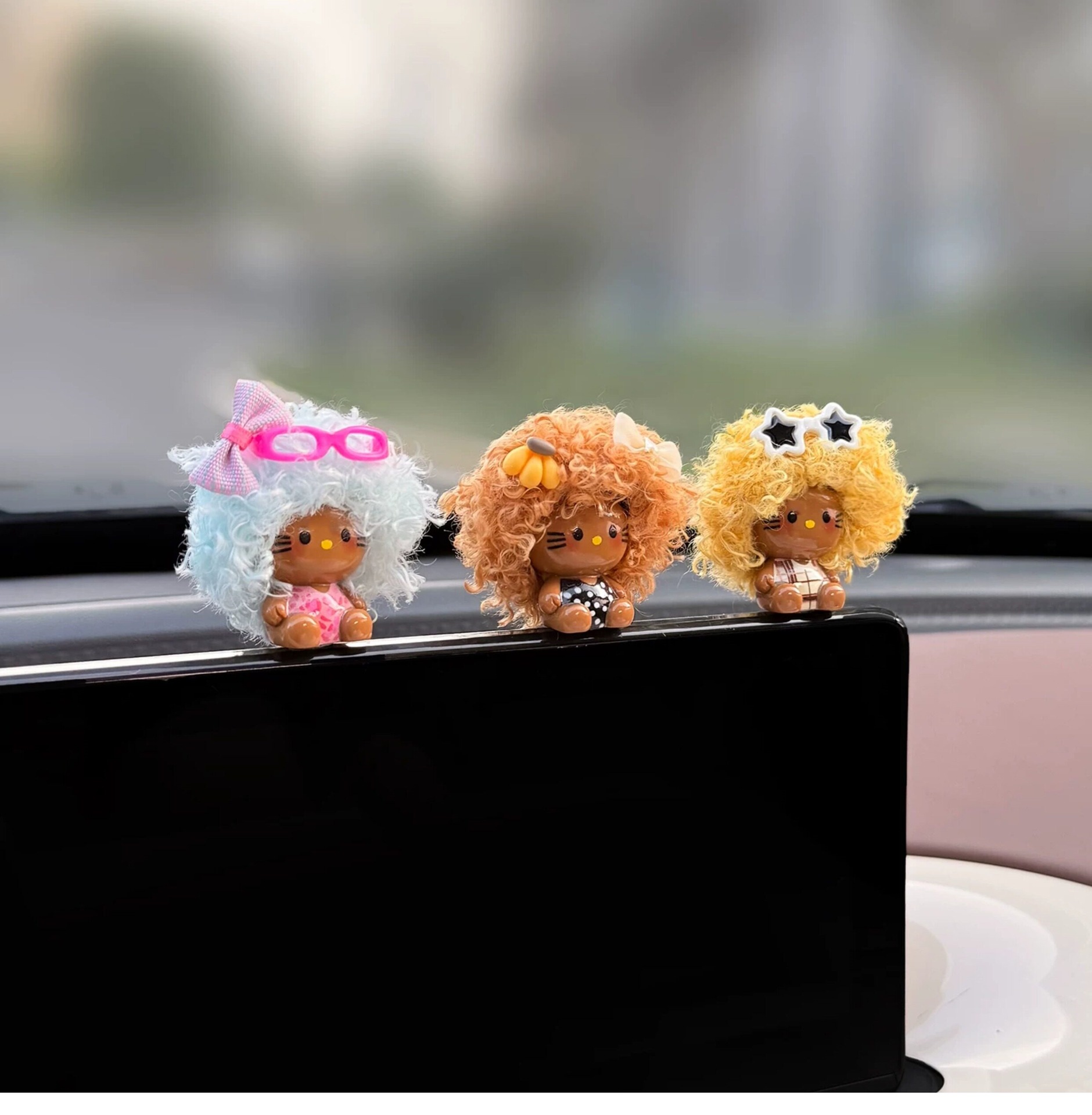 2026 New Car Ornaments Kitty Car Dashboard Display Screen Interior Decorations Cute Female Influencer Style